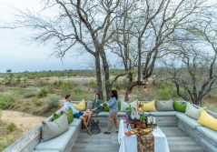 Simbambili game lodge gin tasting on the deck 1280