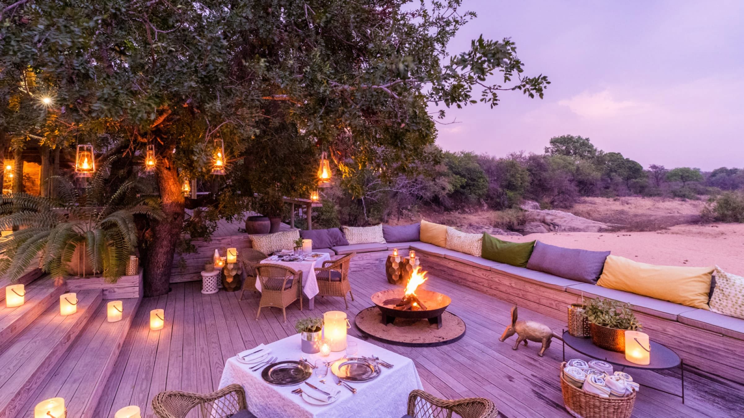 Thornybush game lodge sunset on the deck 2400