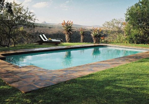 Fugitives drift lodge swimming pool 1280