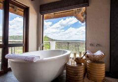 Nambiti hills private game lodge free standing bath tub with a view 1280