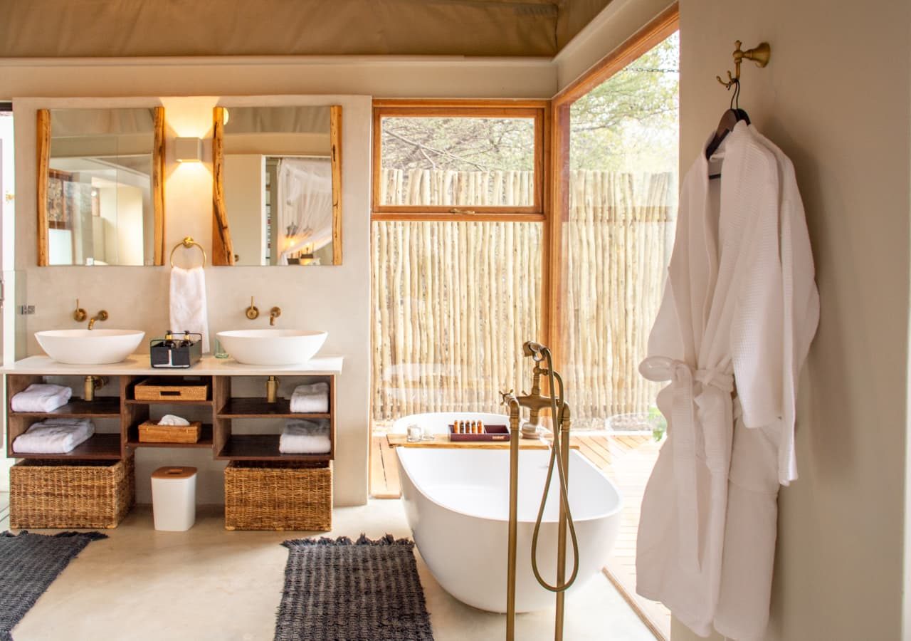 Marataba founders camp ensuite bathroom 1280