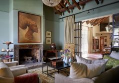 La cle des montagnes guest living room 1280