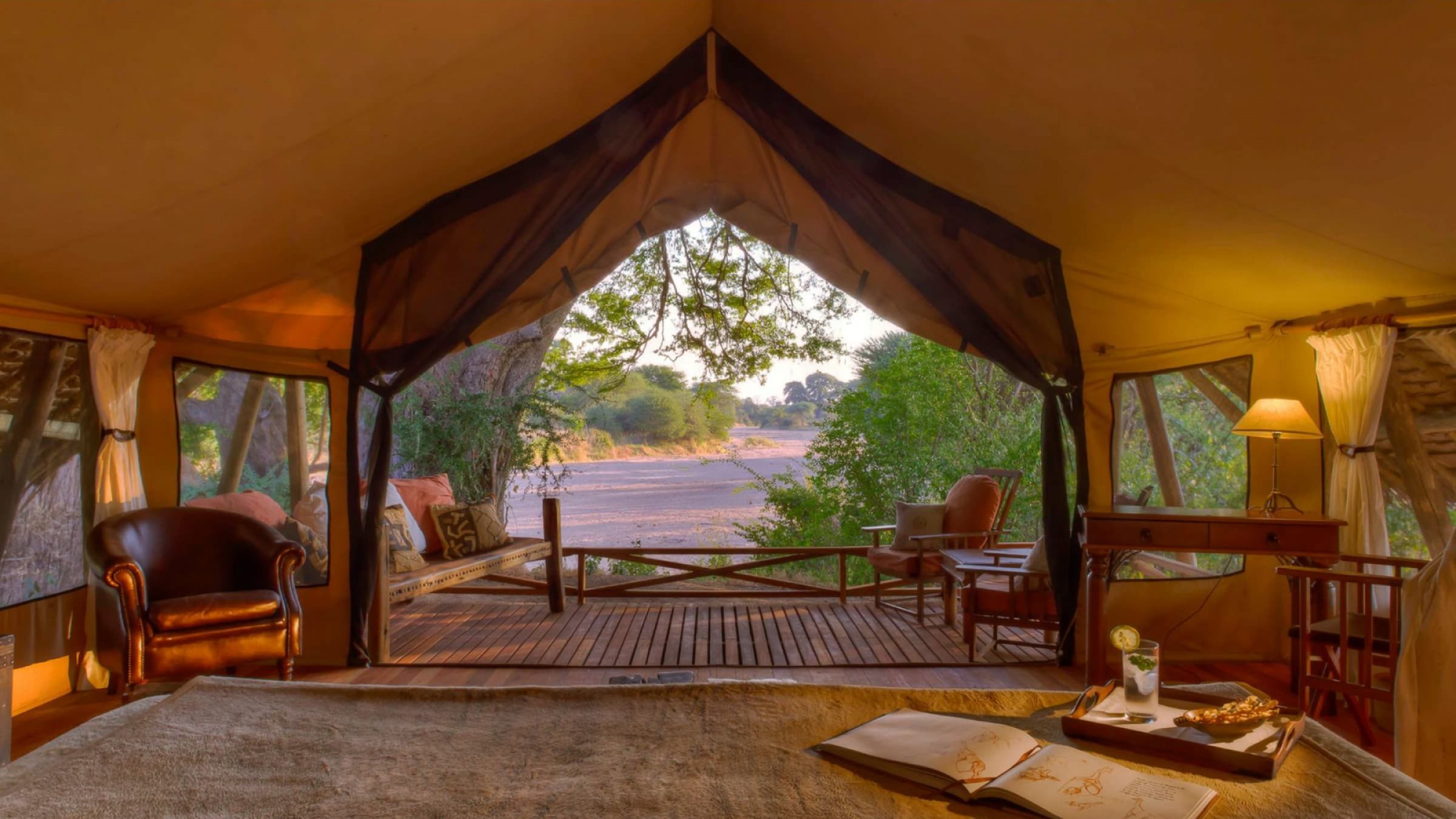 Jongomero view from the tented suite over the dry jongomero river 2400