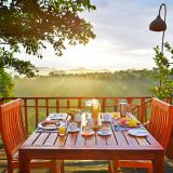 Kyaninga lodge breakfast on the terrace 1280