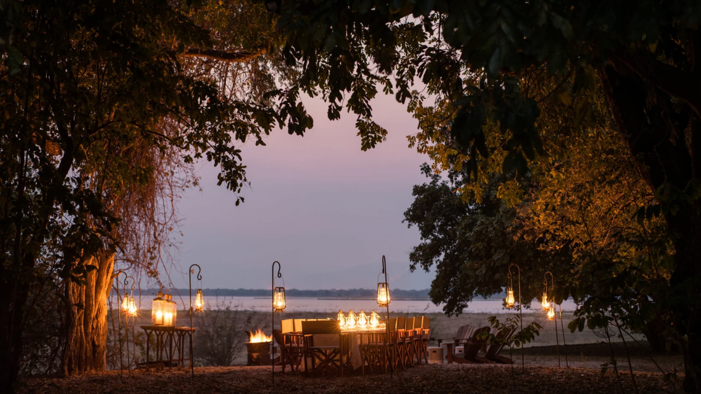 Chikwenya outdoor dining 2400