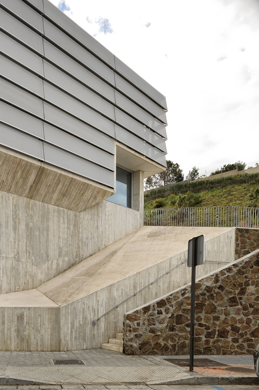 Ceuta Public Library | The warm beige colour of the ...