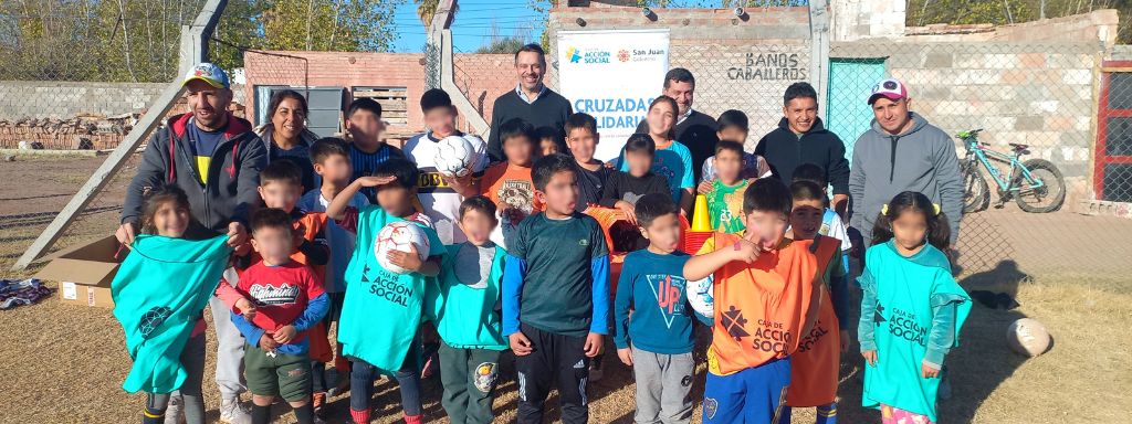 Cruzadas Solidarias.: la Caja de Acción Social llevó premios a instituciones educativas y deportivas de Jáchal