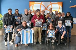 La Caja de Acción Social entregó televisores Smart TV y camisetas de la selección sorteados en la edición mundialista del mes de mayo de Cupones No Premiados