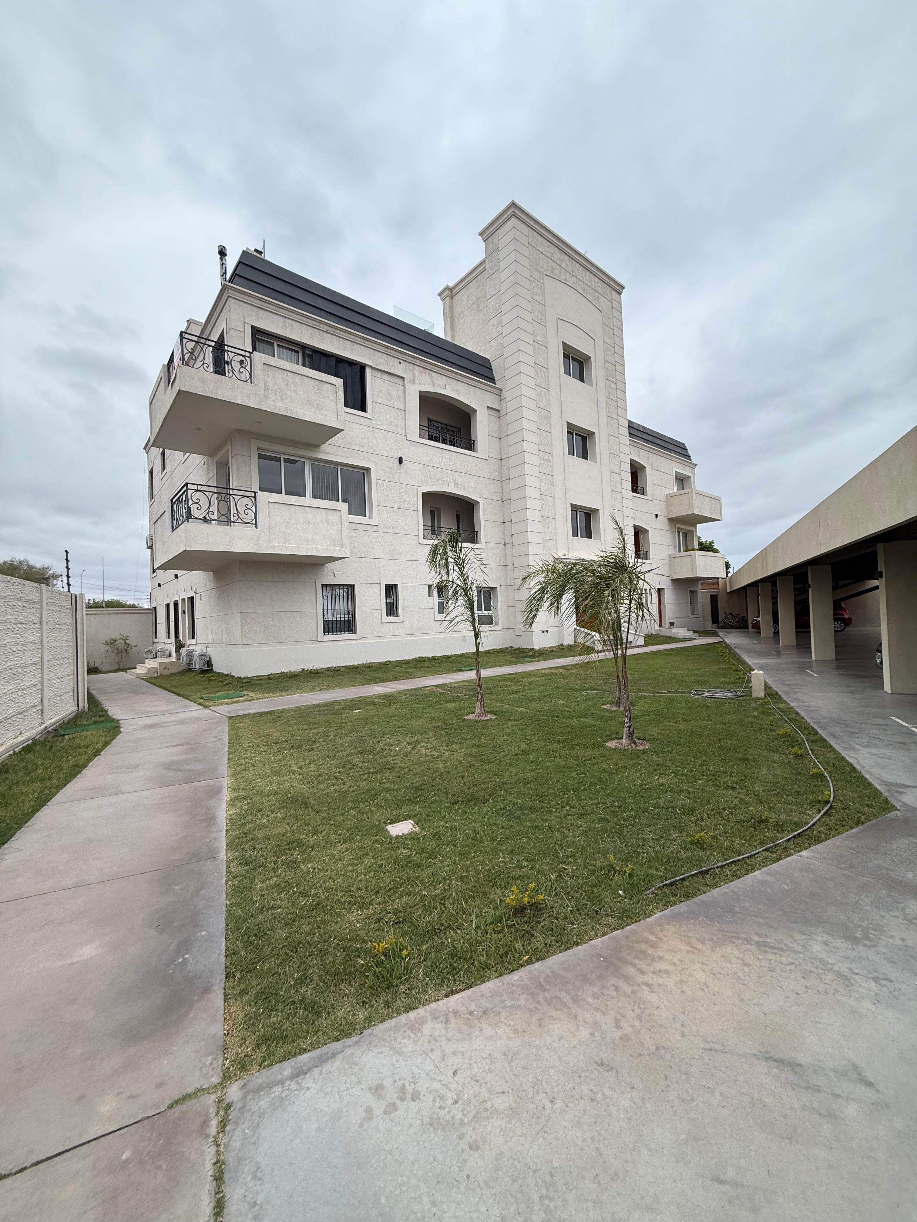 DEPTO 4 DORMITORIOS PREMIUM 2 COCHERAS CAPITAL SAN JUAN