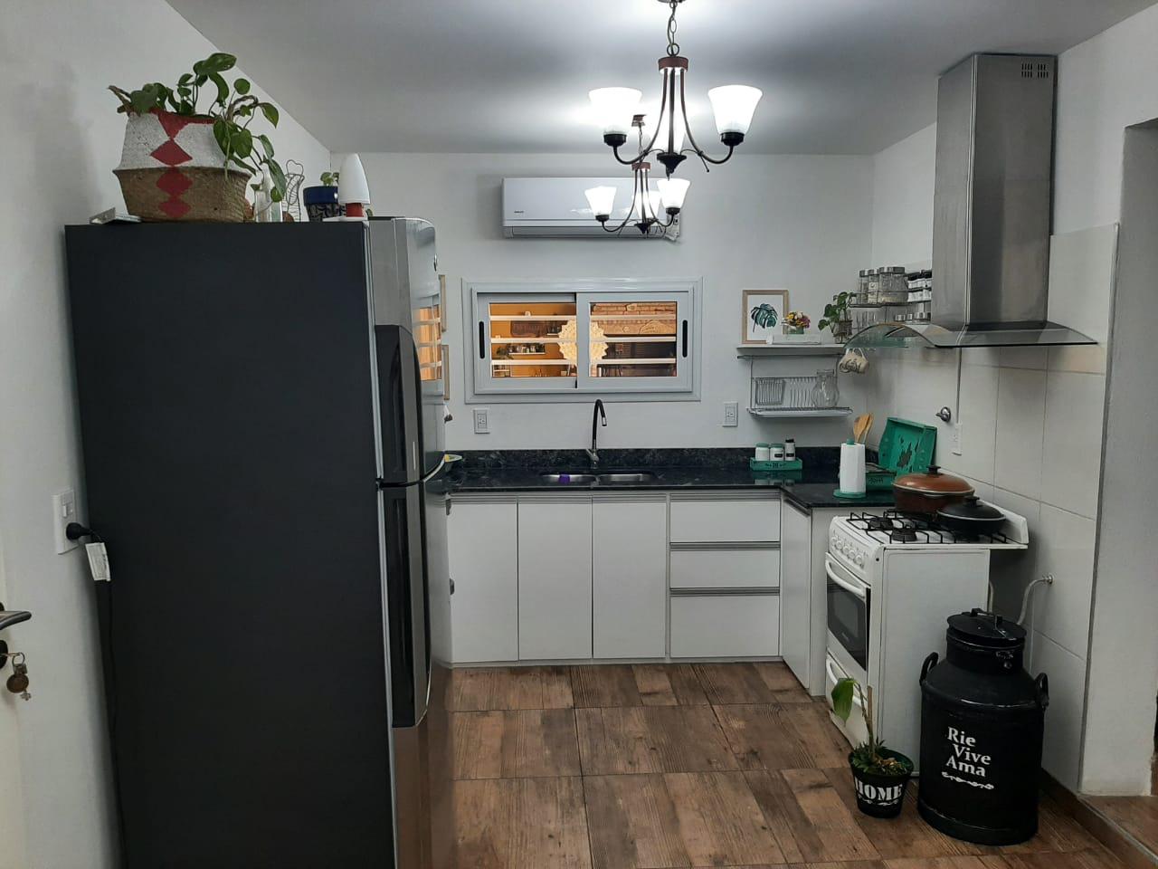 CASA 5 AMBIENTES SALÓN 50 PERSONAS COCHERA TRIPLE QUINCHO ALBARDÓN - Foto 2