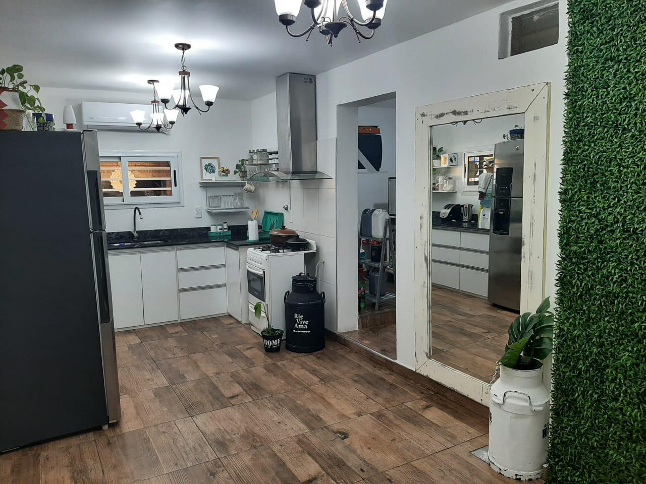 CASA 5 AMBIENTES SALÓN 50 PERSONAS COCHERA TRIPLE QUINCHO ALBARDÓN - Foto 3