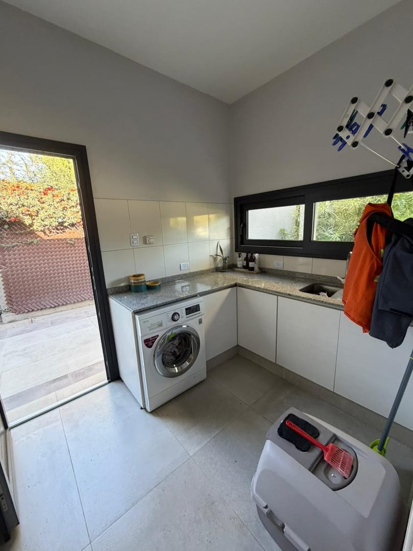 ALQUILER CASA | 6 AMBIENTES | PISCINA | AMOBLADA | BARRIO PRIVADO | SANTA LUCÍA - Foto 12