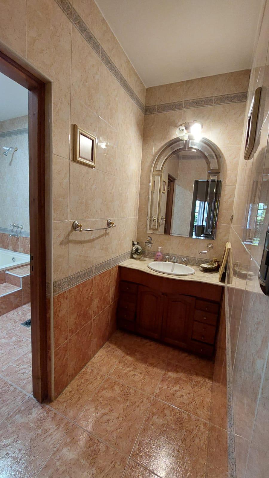 CASA 6 AMBIENTES PISCINA QUINCHO COCHERA DOBLE SANTA LUCÍA - Foto 15