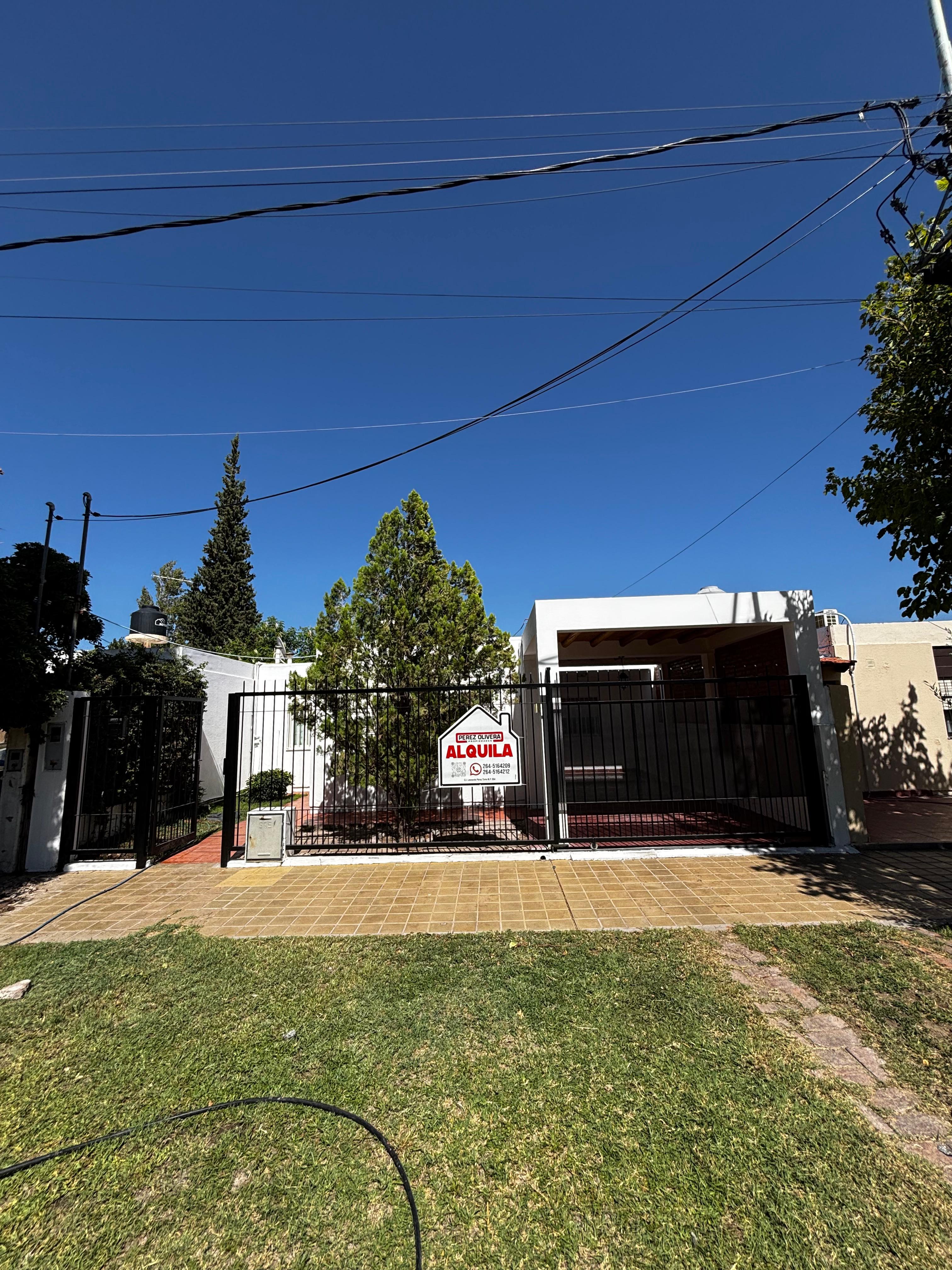 VENTA CASA 4 DORMITORIOS BARRIO CAMUS APTA CREDITO