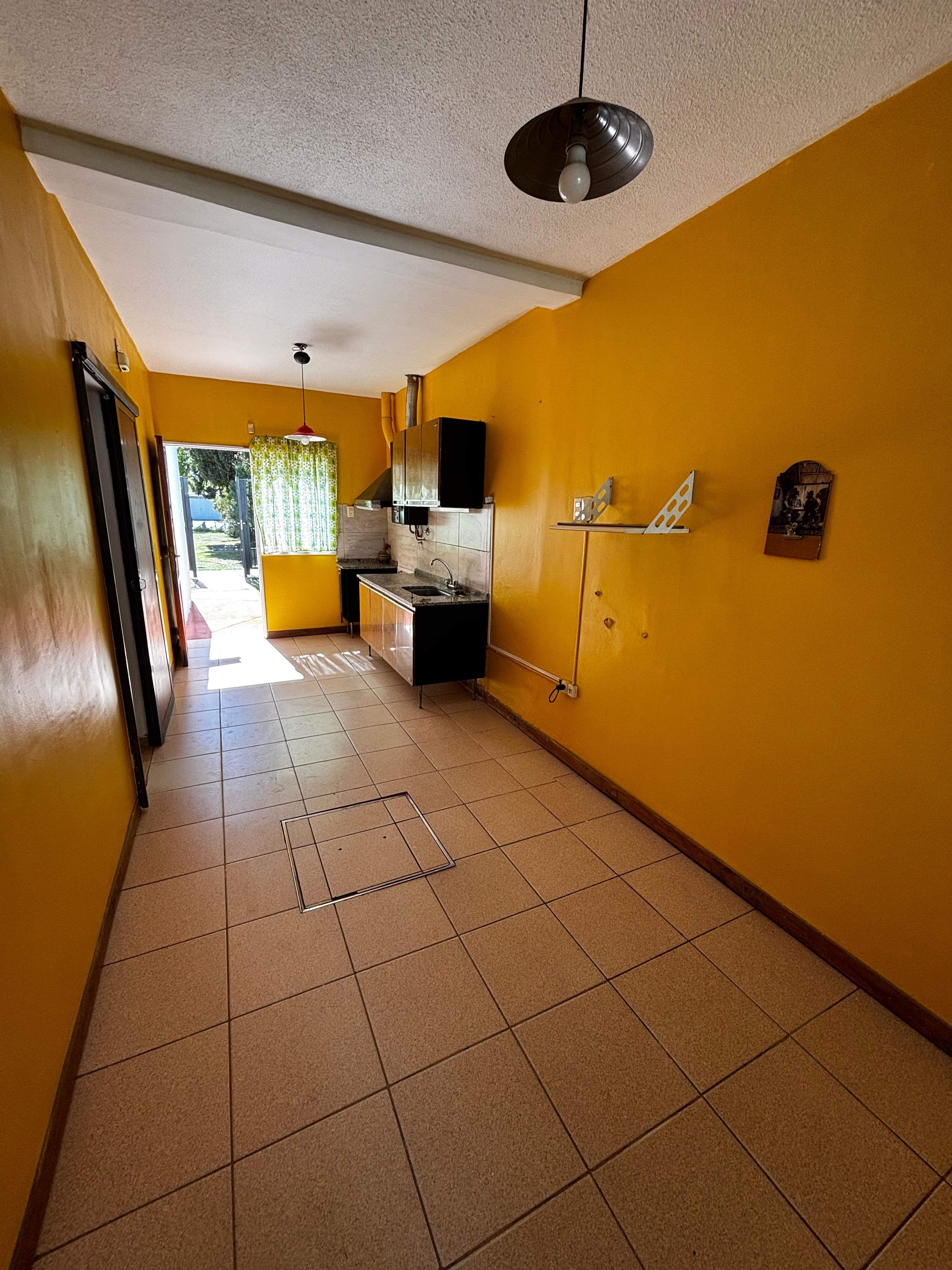 VENTA CASA 4 DORMITORIOS BARRIO CAMUS APTA CREDITO - Foto 4