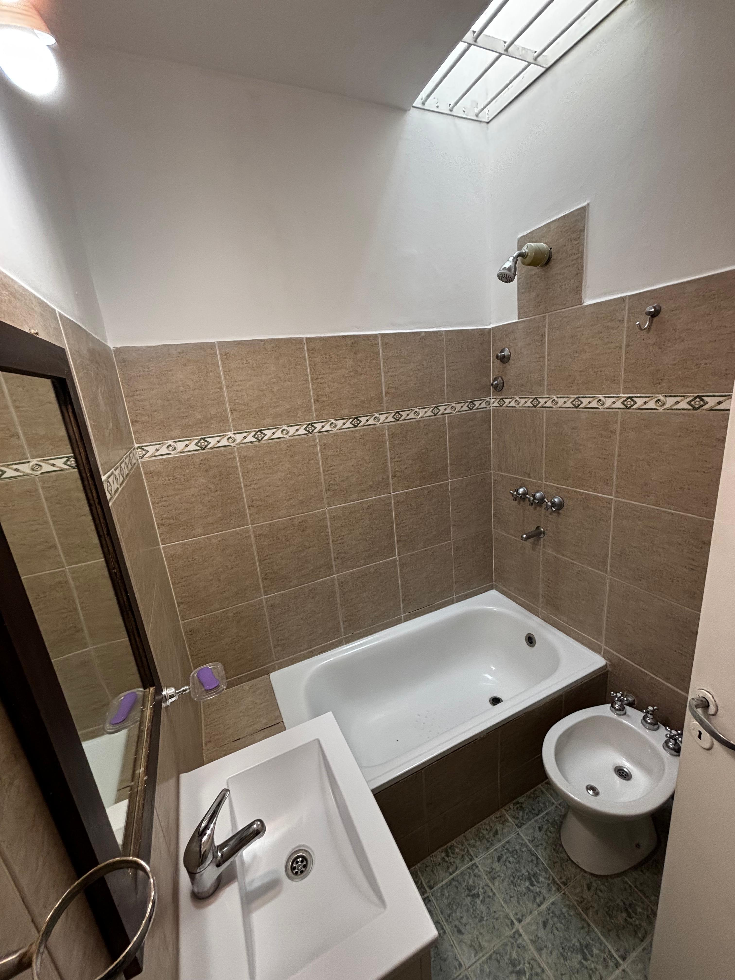 VENTA CASA 4 DORMITORIOS BARRIO CAMUS APTA CREDITO - Foto 5