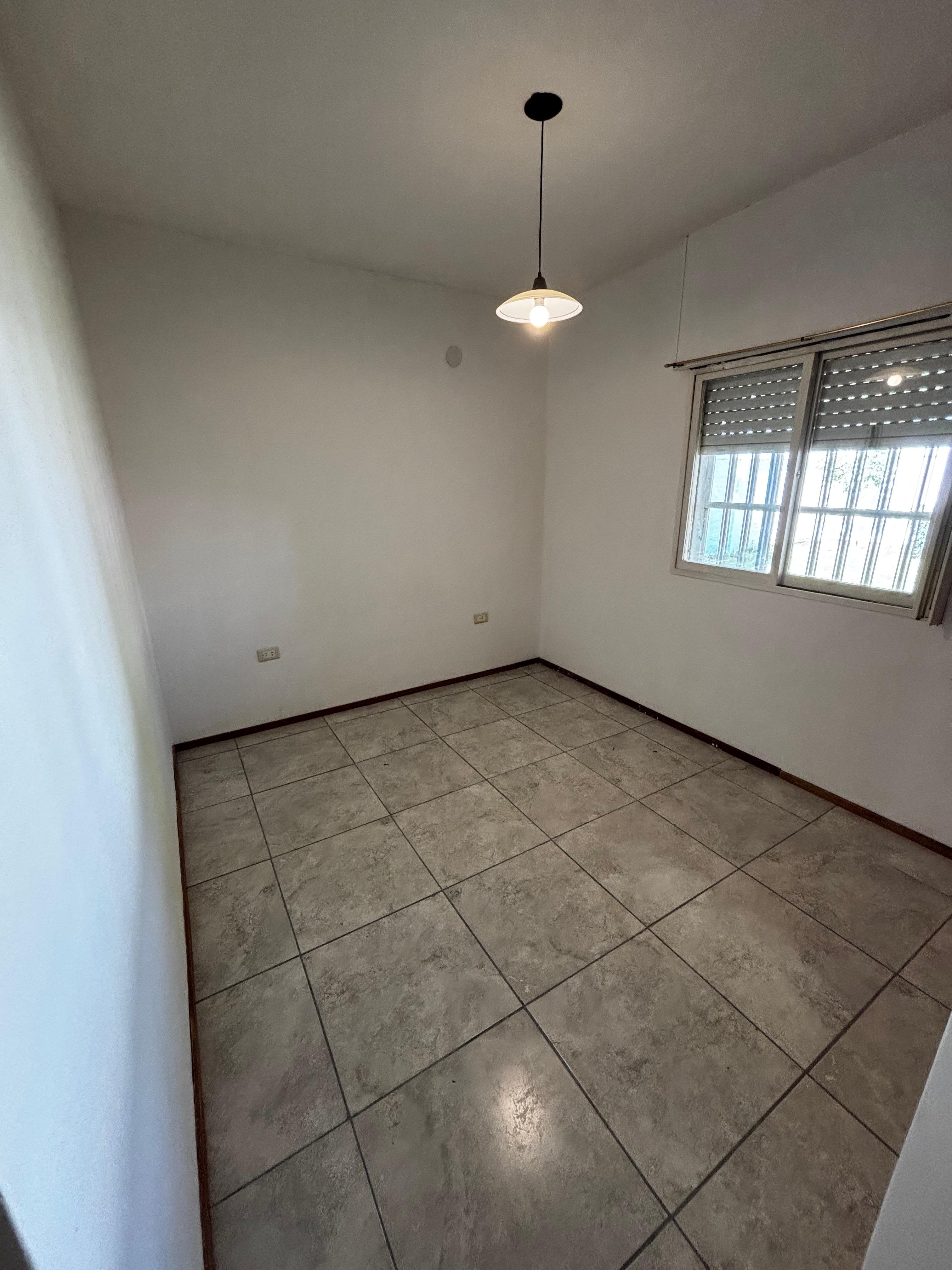 VENTA CASA 4 DORMITORIOS BARRIO CAMUS APTA CREDITO - Foto 8