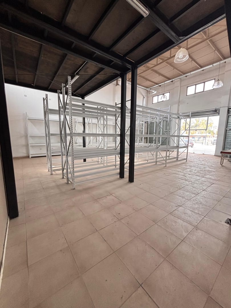 LOCAL COMERCIAL EN PASEO LAS LAJAS EN VENTA - Foto 6