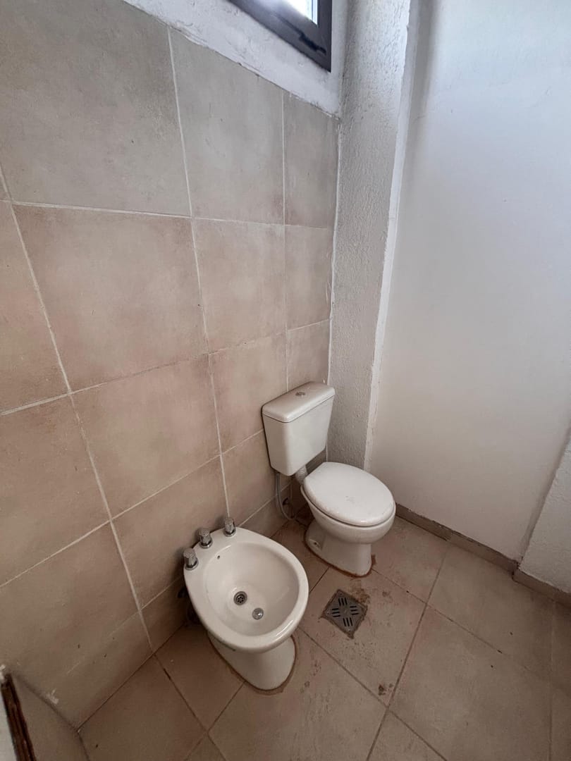 LOCAL COMERCIAL EN PASEO LAS LAJAS EN VENTA - Foto 11