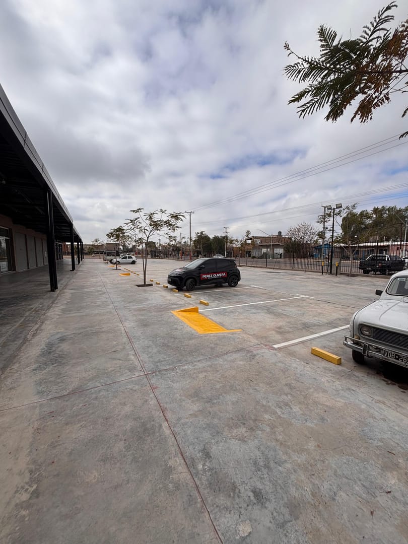 LOCAL COMERCIAL EN PASEO LAS LAJAS EN VENTA - Foto 12