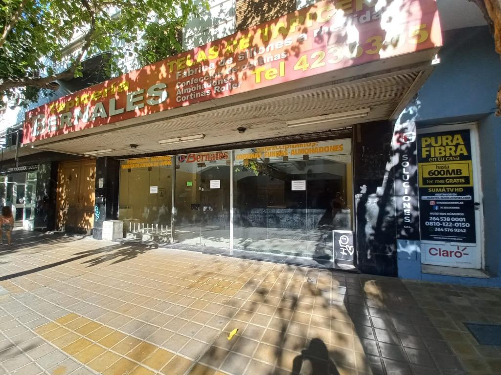 LOCAL 843 M2 CENTRO LOTE CON POTENCIAL CON RENTA
