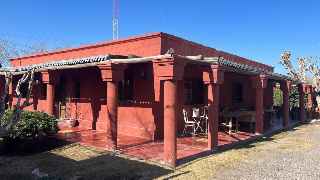 CASA 4 AMBIENTES PISCINA COCHERA DOBLE EN AV LIBERTADOR SANTA LUCÍA - Foto 6