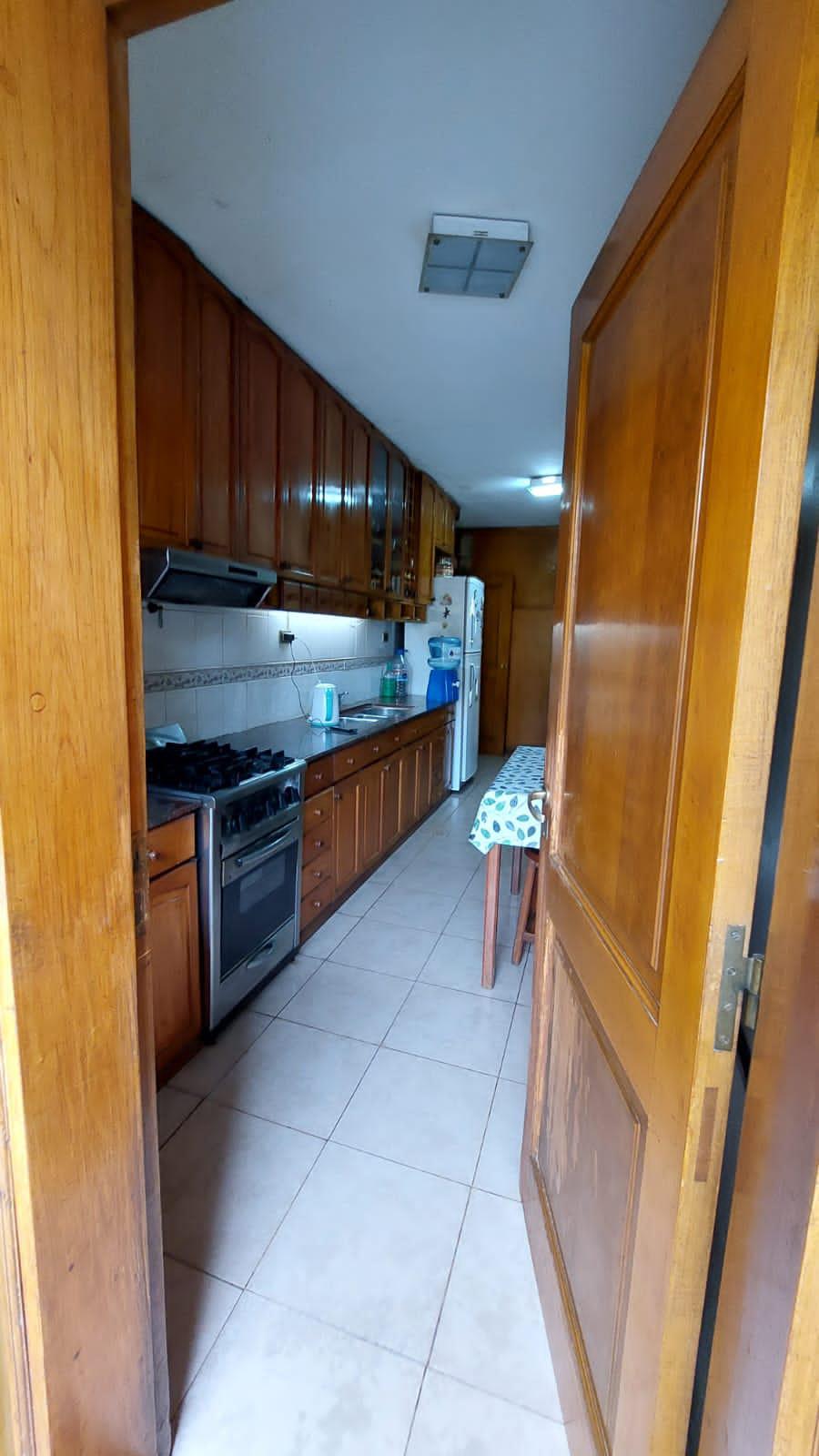 CASA 6 AMBIENTES PISCINA QUINCHO COCHERA DOBLE SANTA LUCÍA - Foto 4