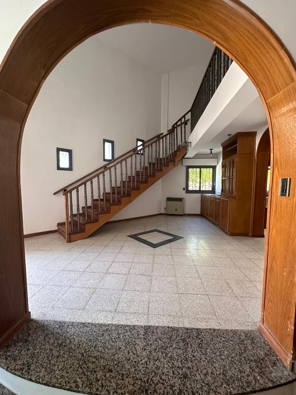 CASA EN VENTA CERCA DEL CENTRO CIVICO, AMBIENTES AMPLIOS - Foto 2