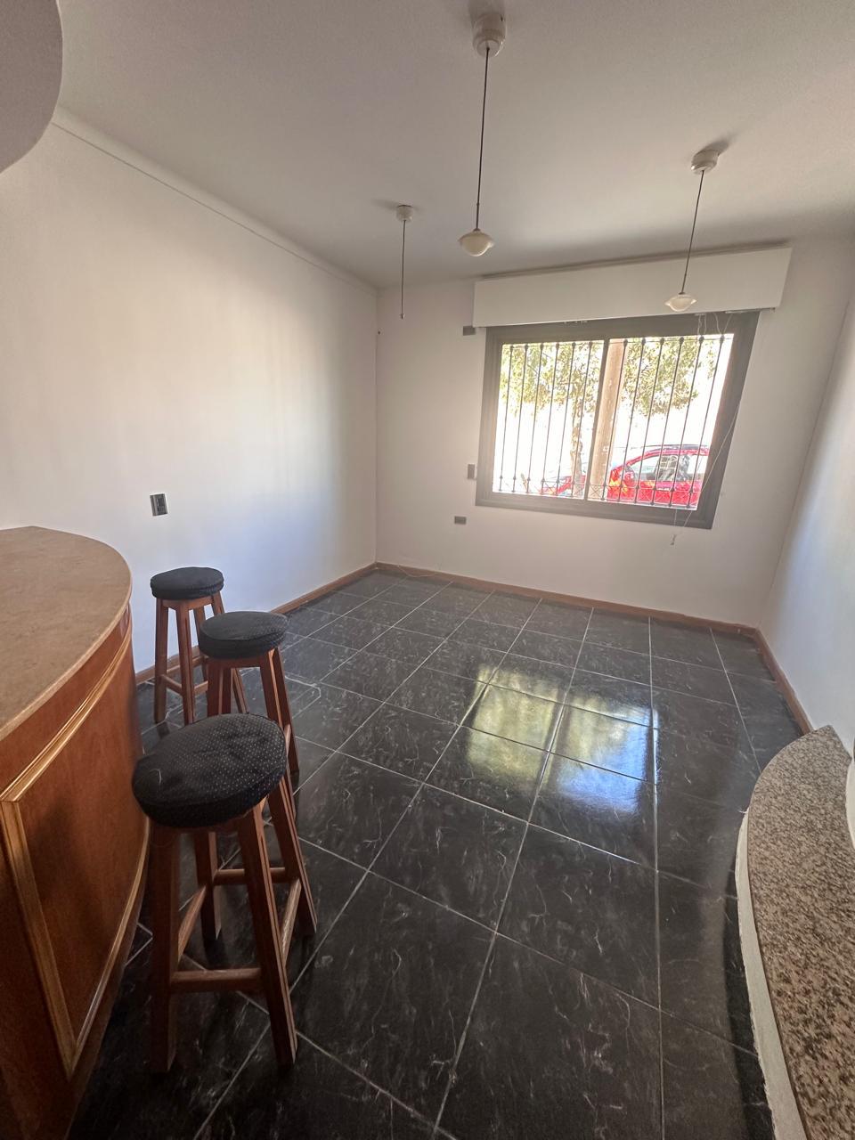 CASA EN VENTA CERCA DEL CENTRO CIVICO, AMBIENTES AMPLIOS - Foto 4