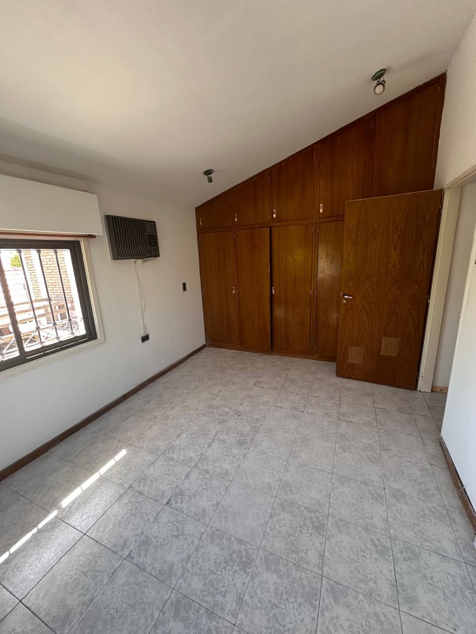 CASA EN VENTA CERCA DEL CENTRO CIVICO, AMBIENTES AMPLIOS - Foto 16