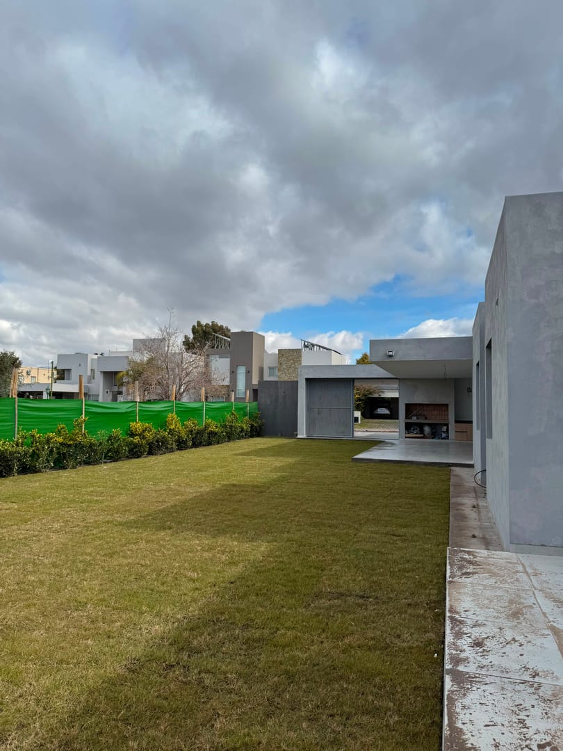 VENTA CASA EN RIVADAVIA SAN JUAN 5 AMBIENTES COCHERA DOBLE - Foto 5