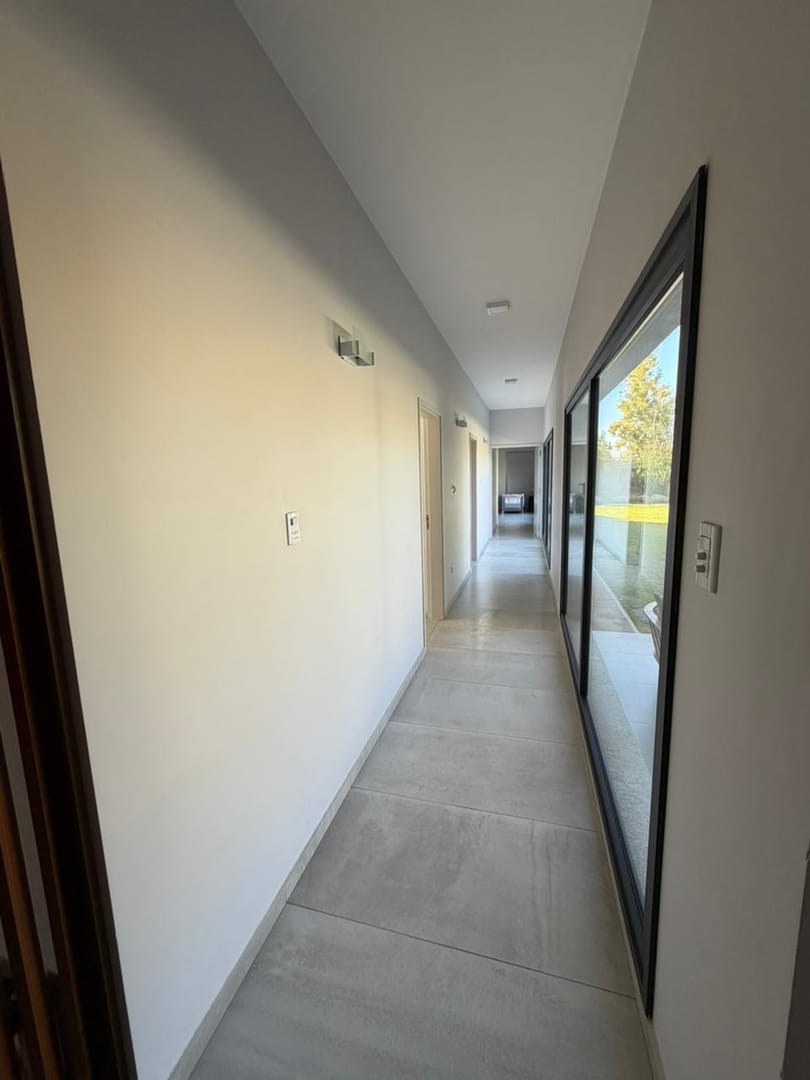 ALQUILER CASA | 6 AMBIENTES | PISCINA | AMOBLADA | BARRIO PRIVADO | SANTA LUCÍA - Foto 6
