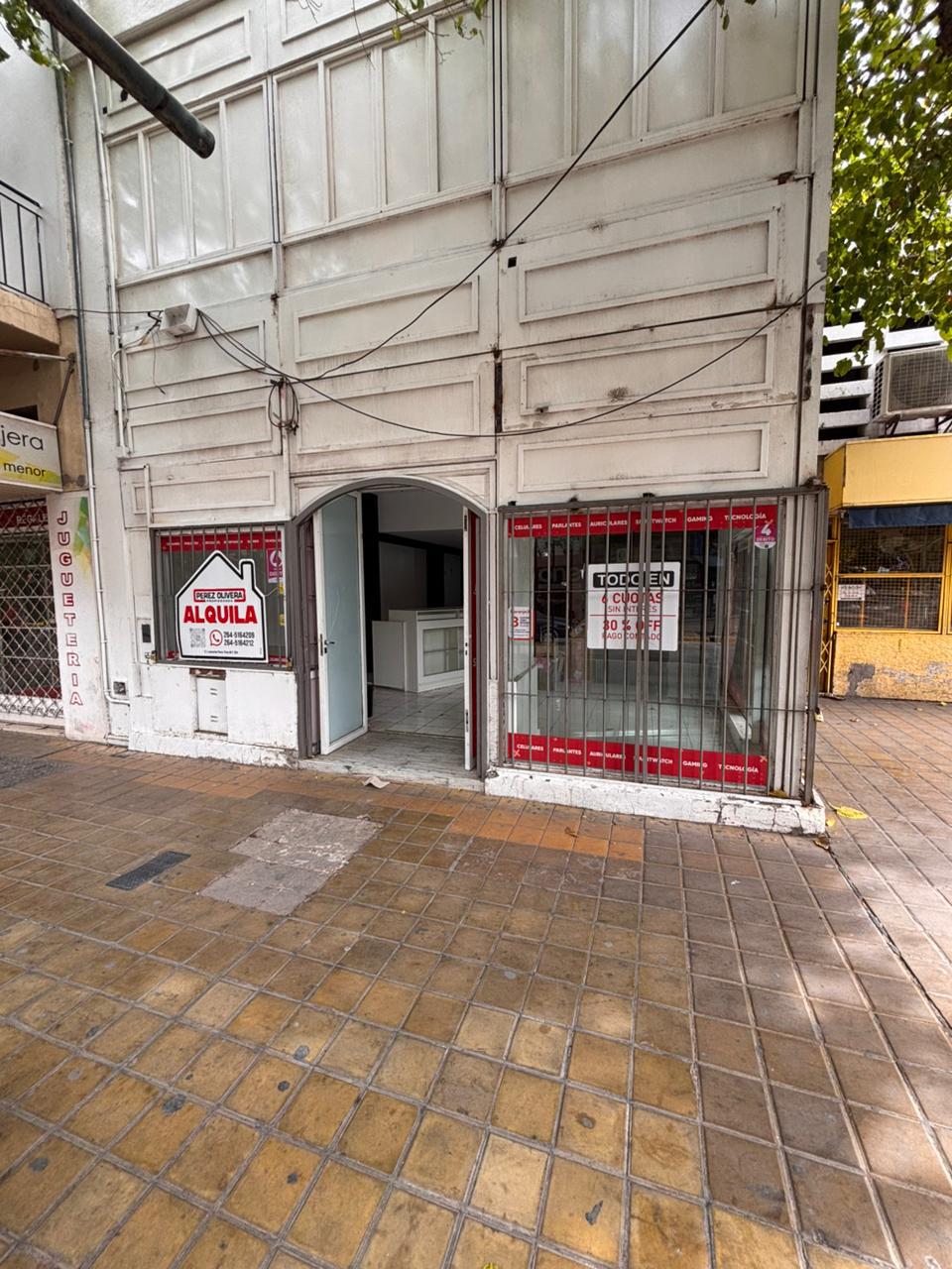 LOCAL 100 M2 ESQUINA LIBERTADOR PLANTA LIBRE CAPITAL