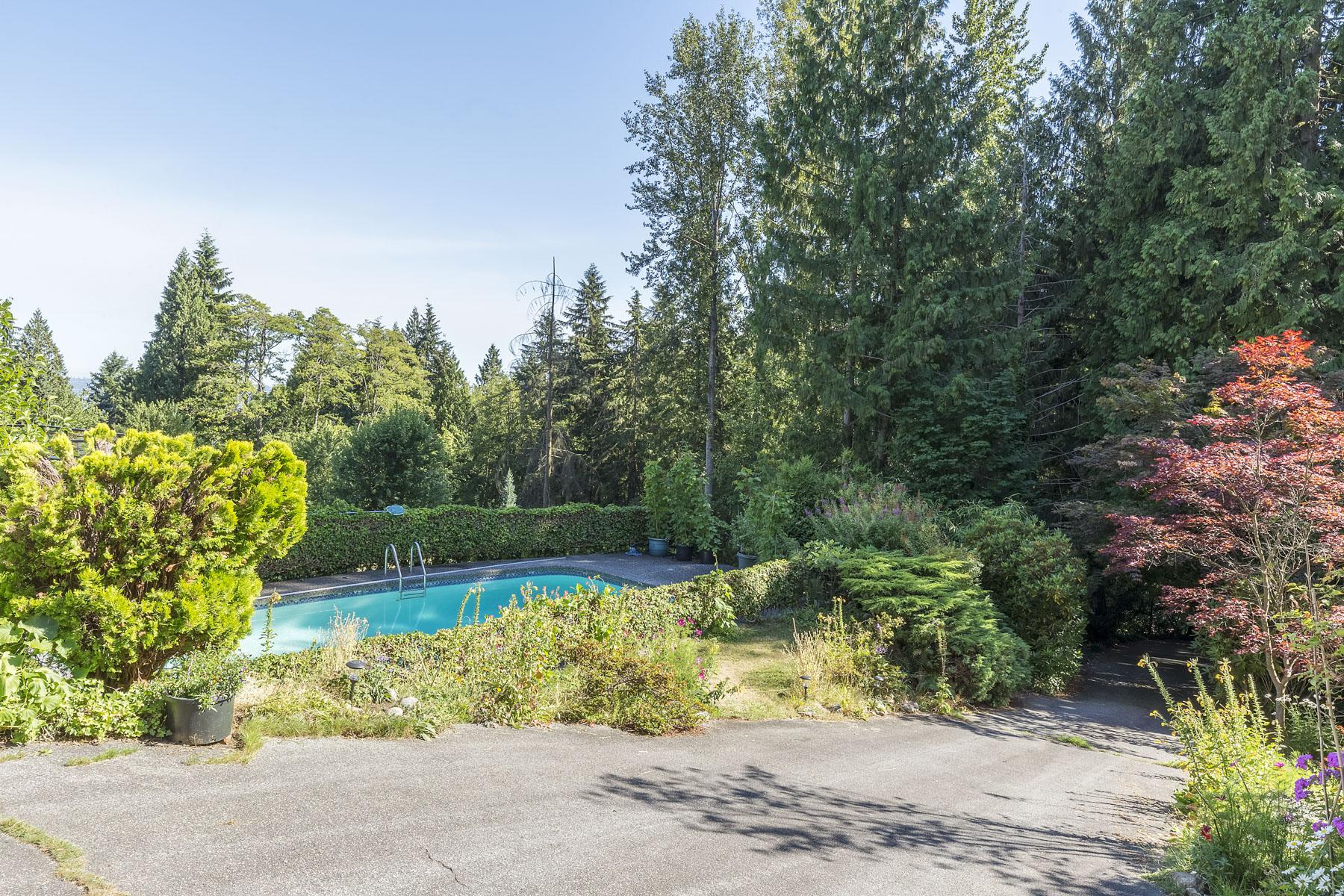 925 Highland Dr