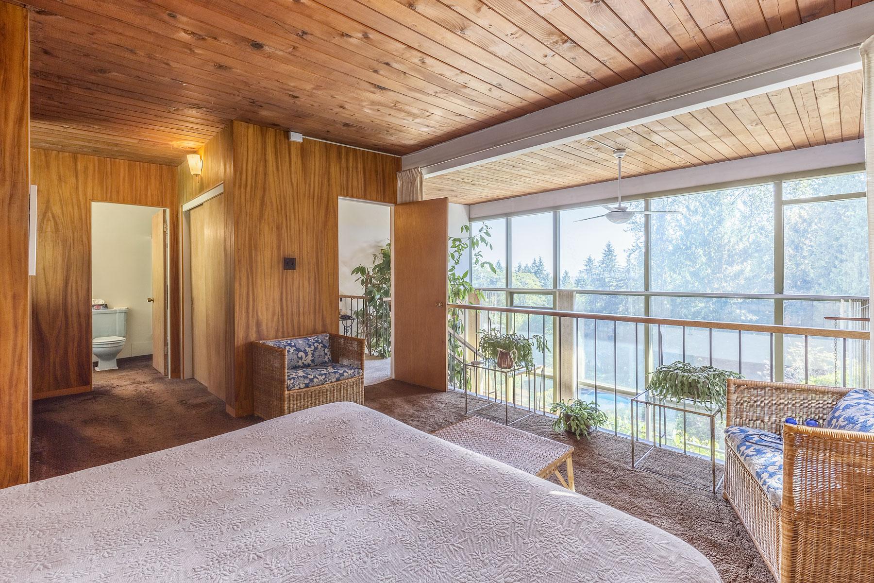 925 Highland Dr