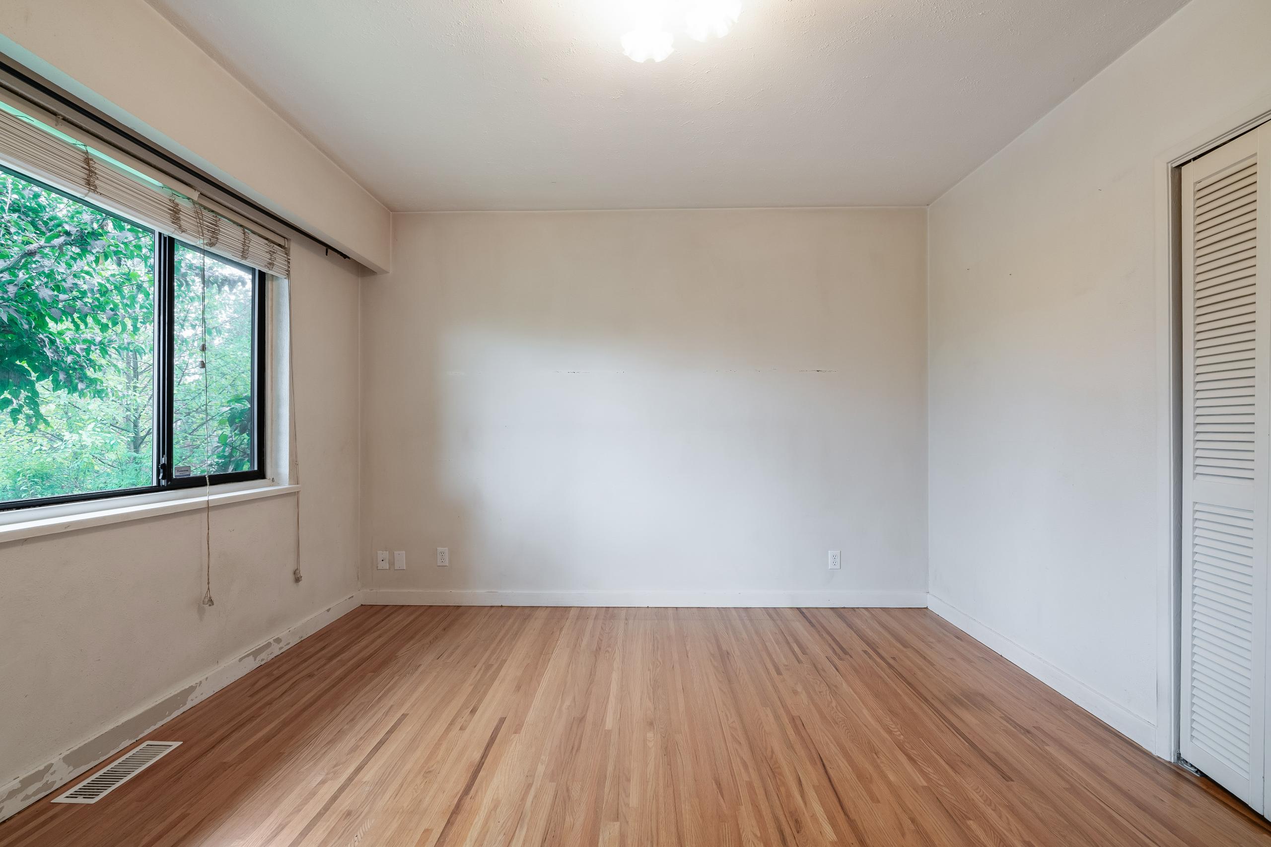 993 Friar Crescent, North Vancouver listing image