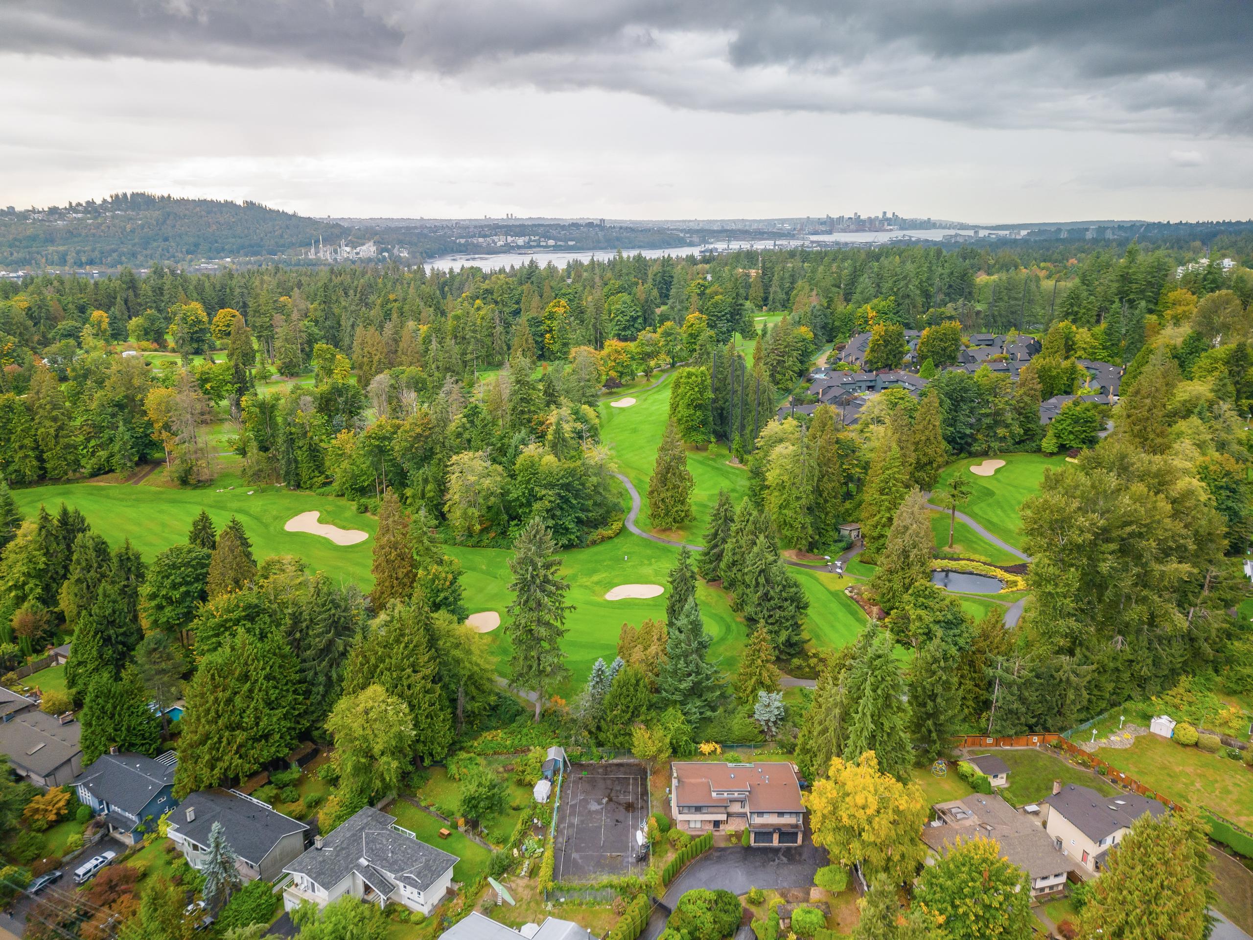 993 Friar Crescent, North Vancouver listing image