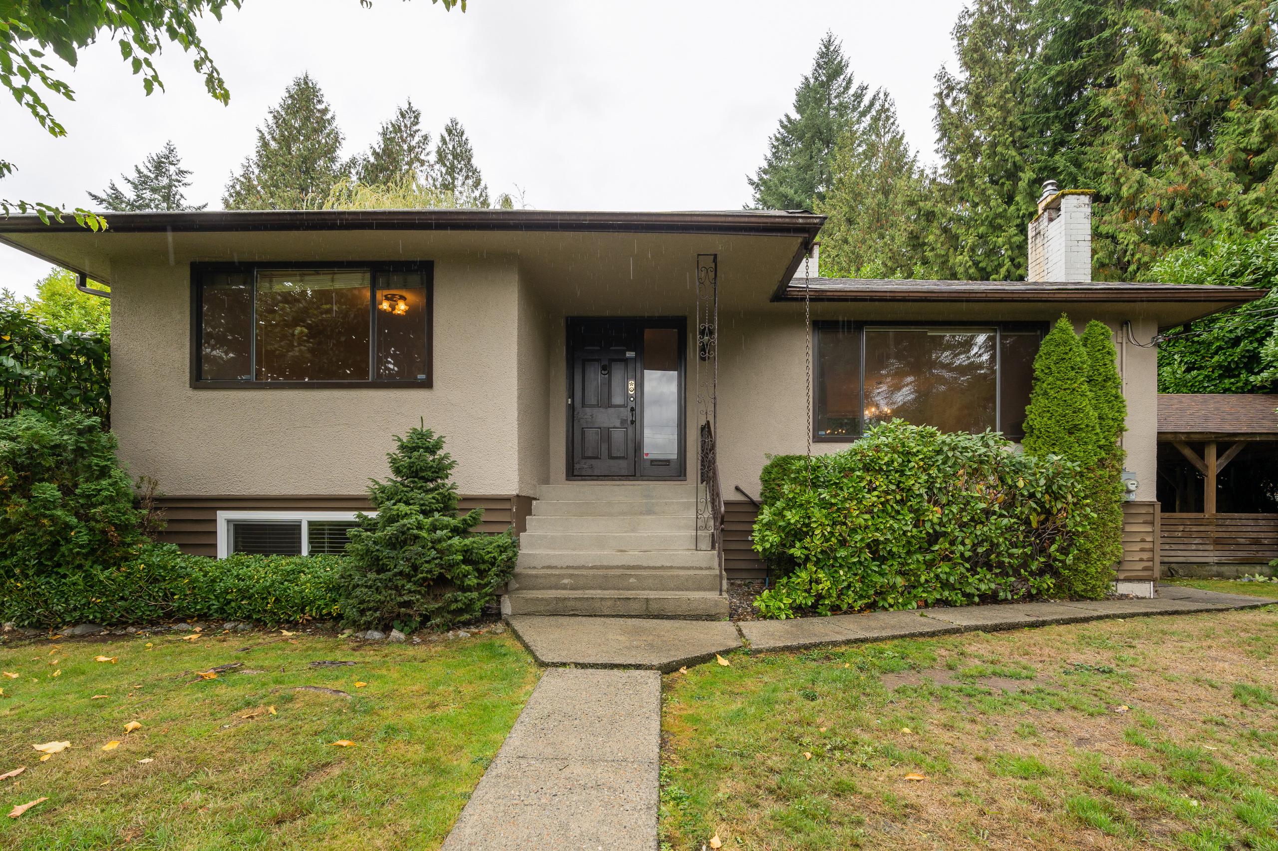 More info on 993 Friar Crescent, North Vancouver