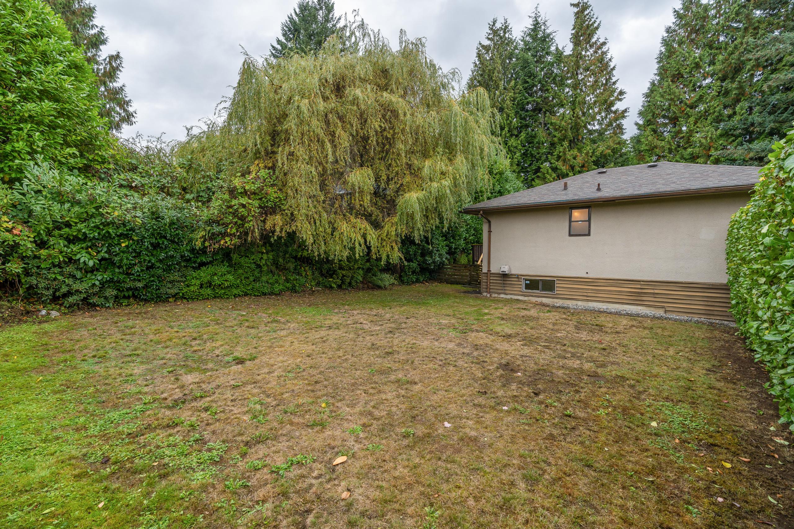 993 Friar Crescent, North Vancouver listing image