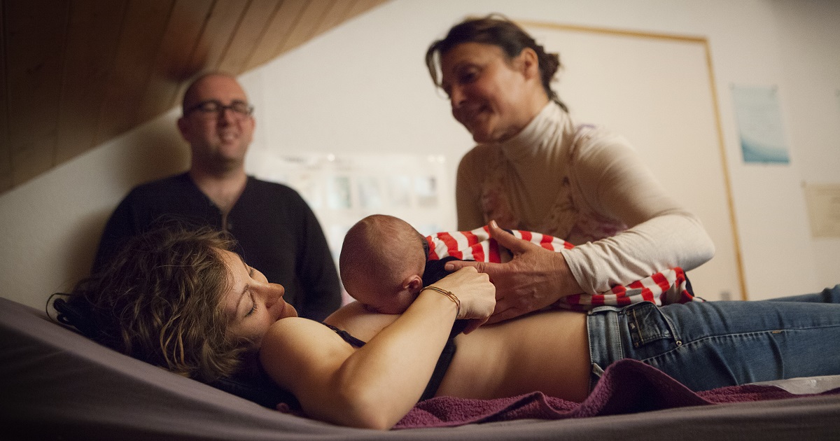 skin-to-skin benefits new moms
