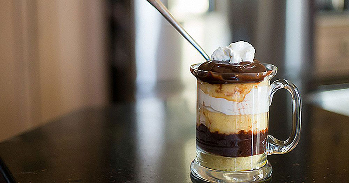 15-Minute Chocolate Mug Cake Recipe Is Your New Go-To Dessert for Parties (or Yourself)