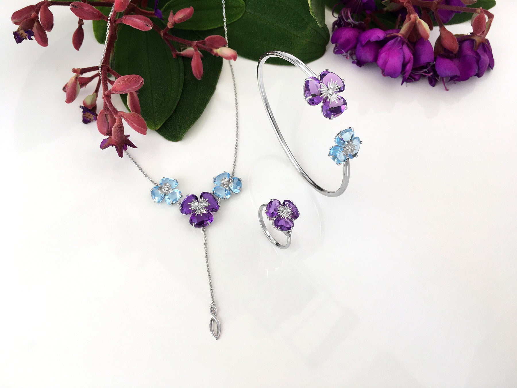 18K Yellow Gold Amethyst, Blue Topaz Pensée Necklace, image 3 of 3