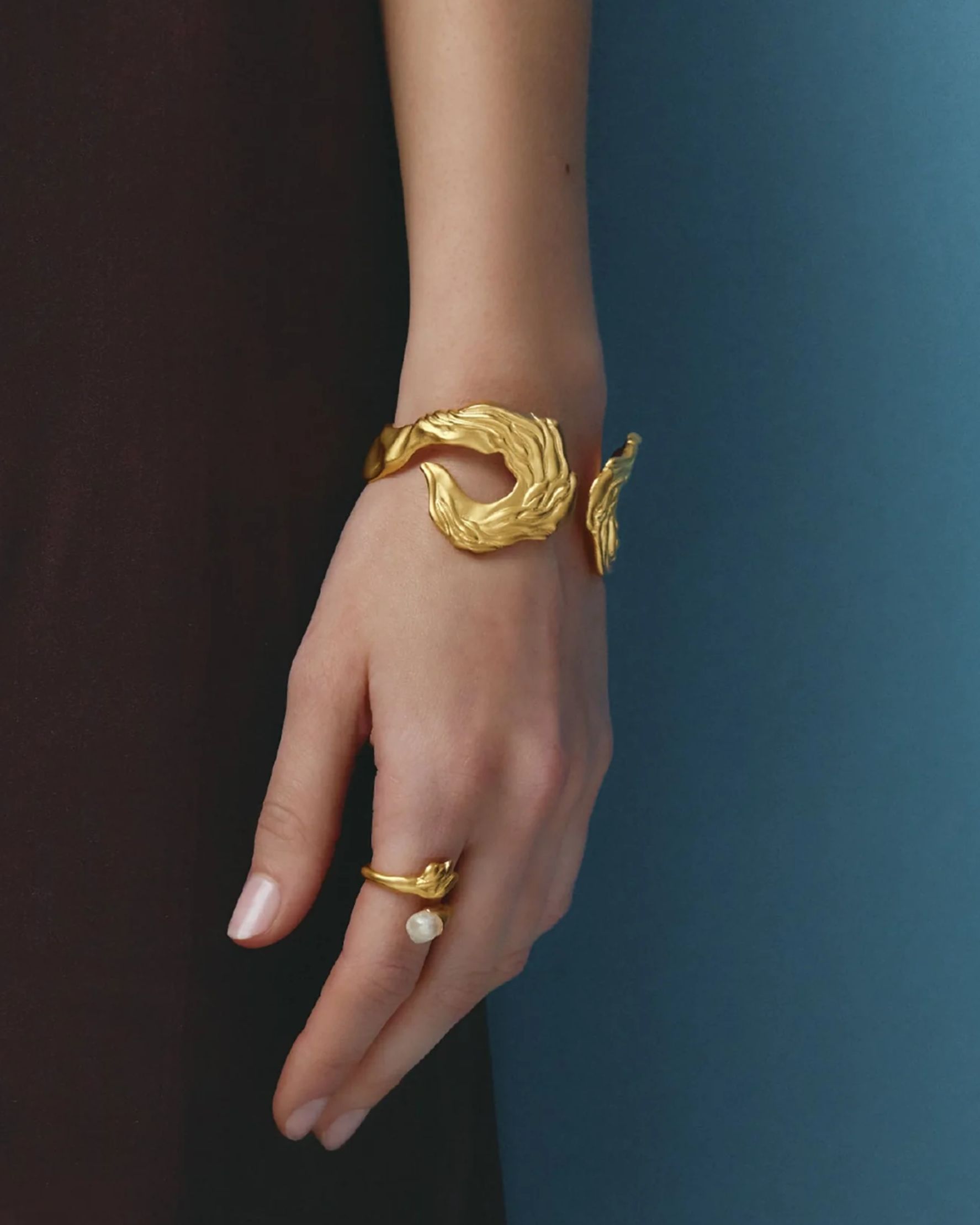 Janus Cuff Gold - alternate view