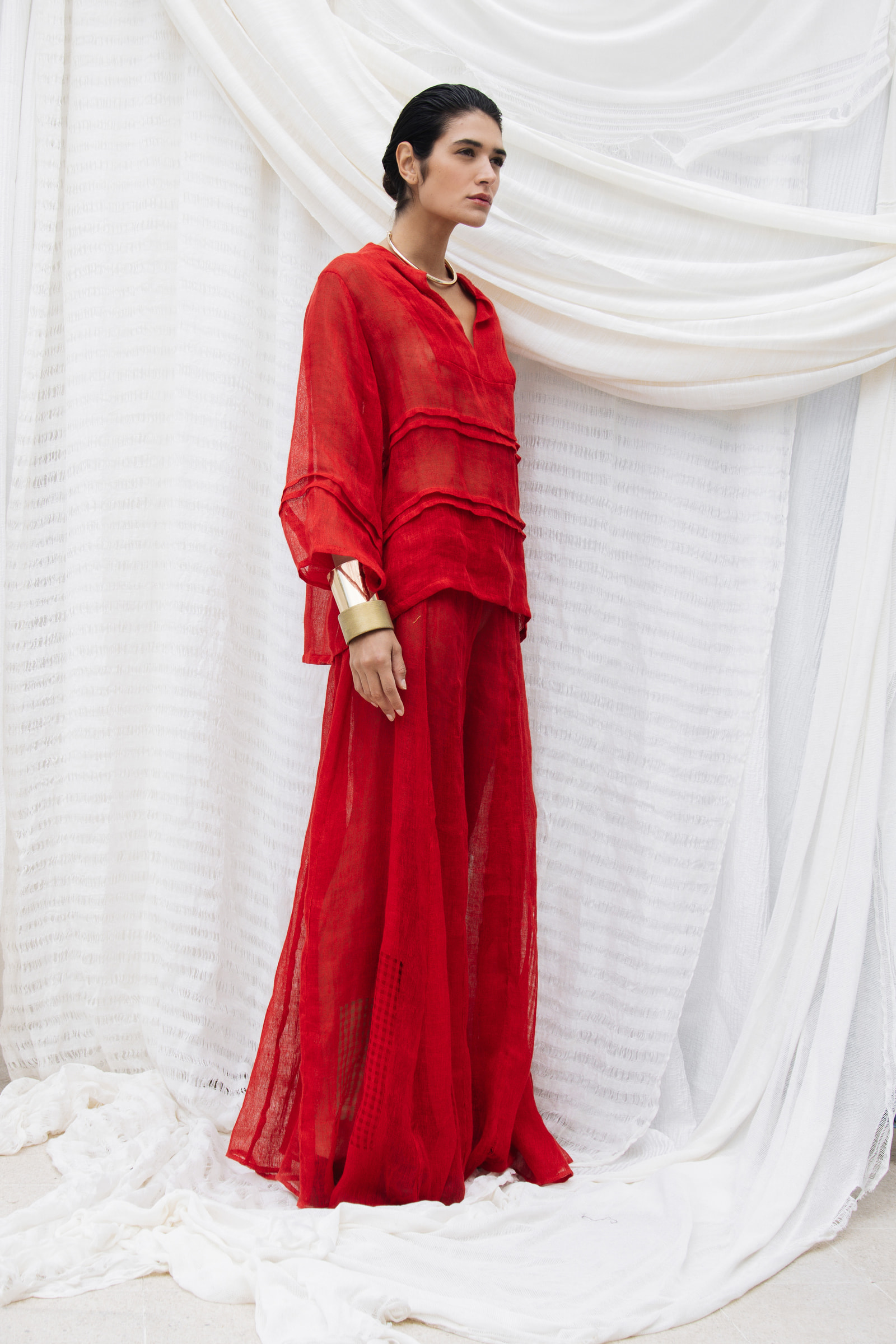 Hemera top Red - alternate view