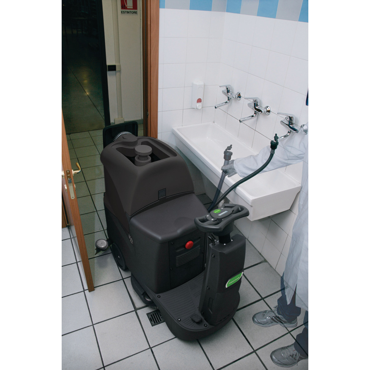 Fregadora-secadora hombre a bordo Cleancraft ASSM 560 - vista 6