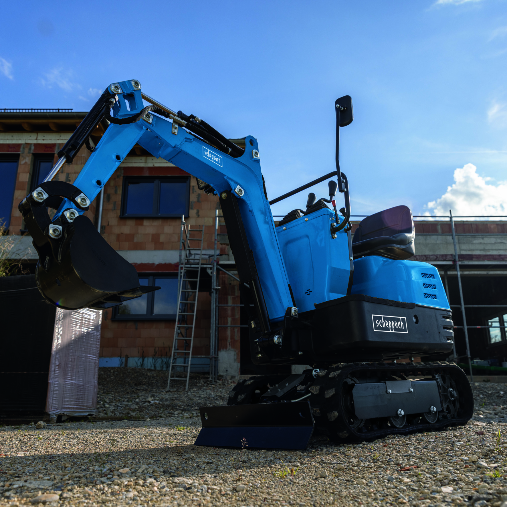 Mini Excavadora 8.5HP Orugas Scheppach - Alcance 2330mm, Miniexcavadora — detalle