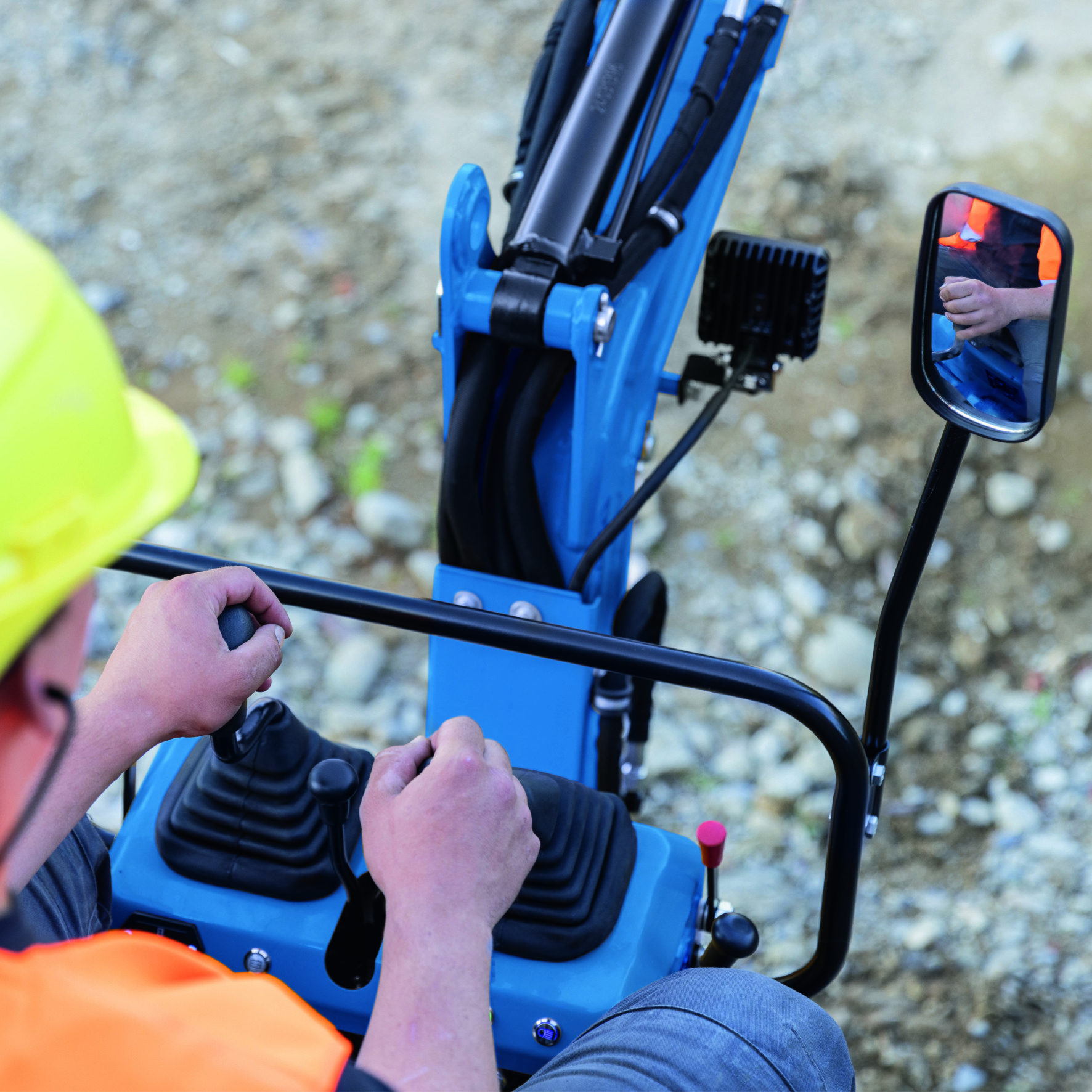 Mini Excavadora 8.5HP Orugas Scheppach - Alcance 2330mm, Miniexcavadora — uso real