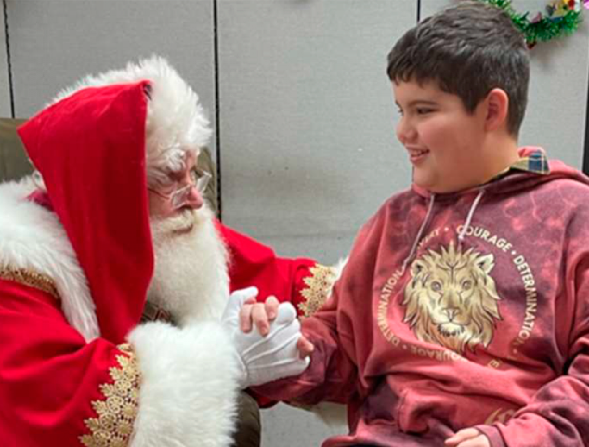 Santa Claus Makes Time for an Early Visit to Merakey