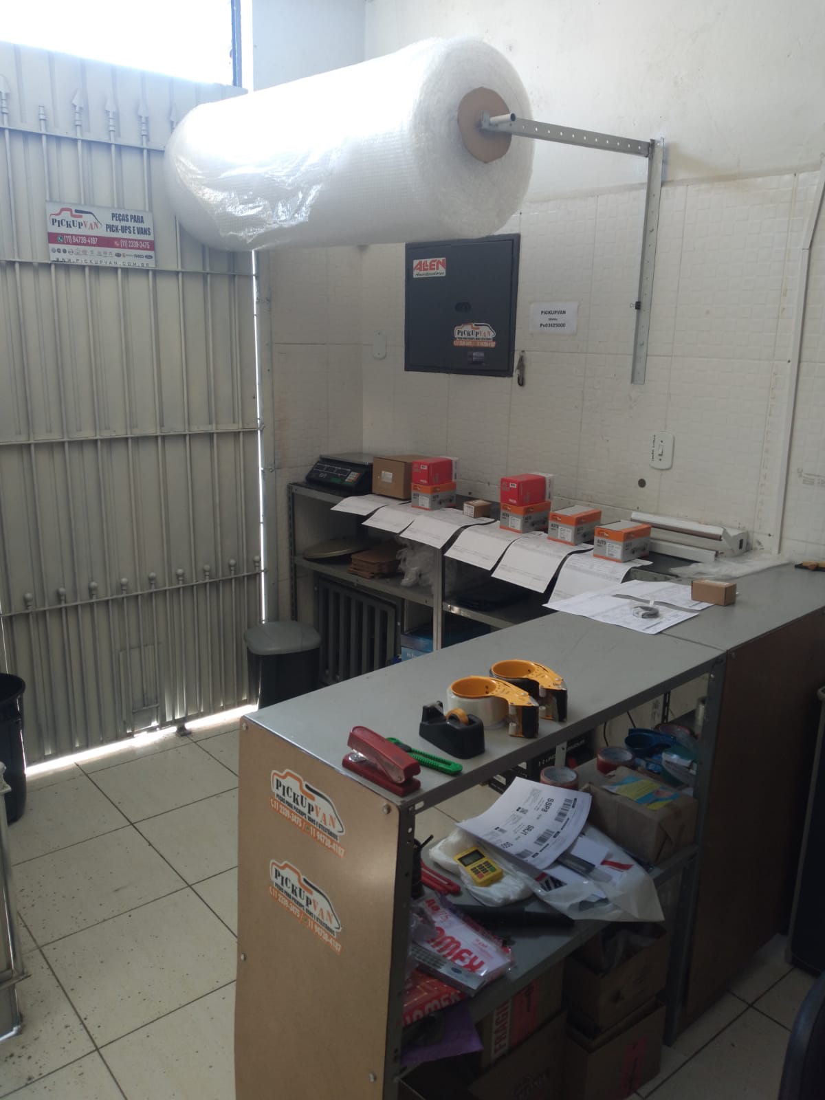 Bancada_Embalagem_e_Saída_de_Mercadorias.jpeg