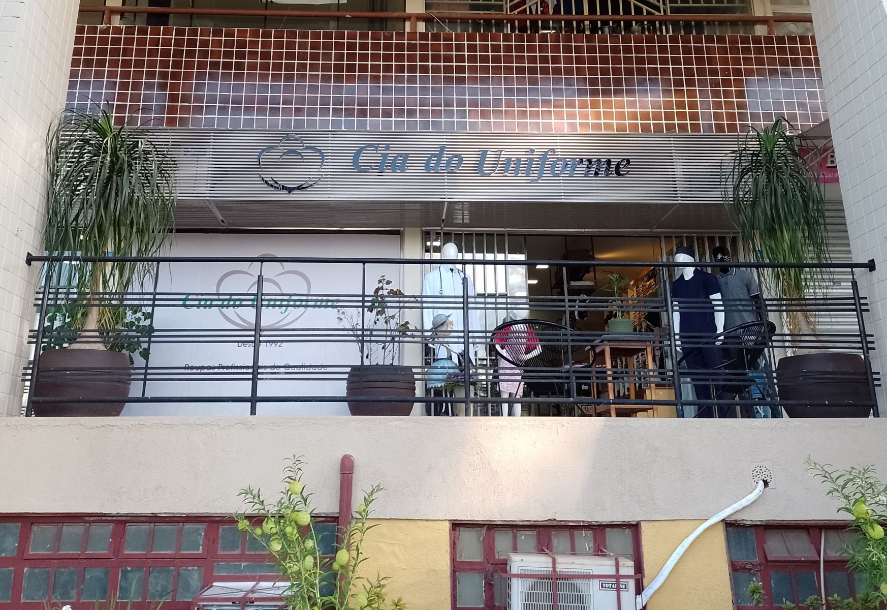 FachadaCiadoUniforme.jpg